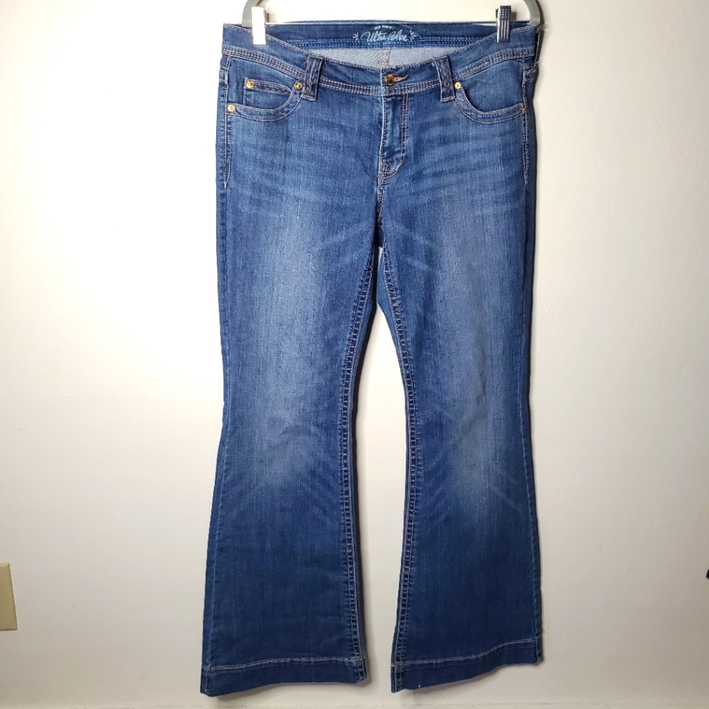 Vintage Y2K | Old Navy • Low Rise Boot Cut Embroidered Pocket Jeans